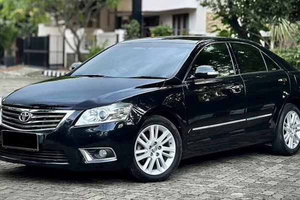 sewa-mobil-camry