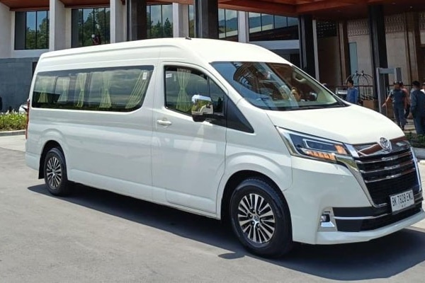 sewa-mobil-hiace-premio