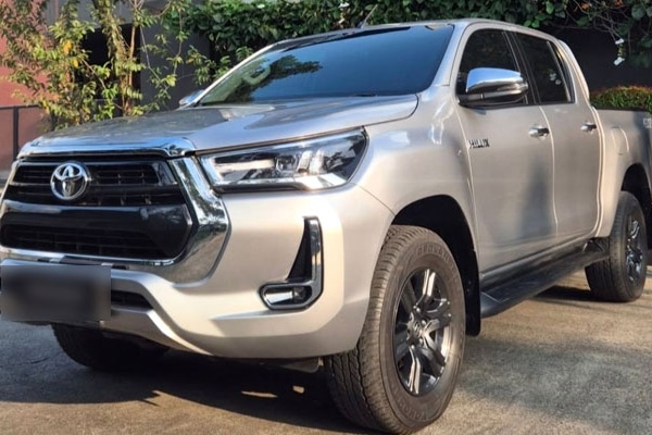 sewa-mobil-hilux