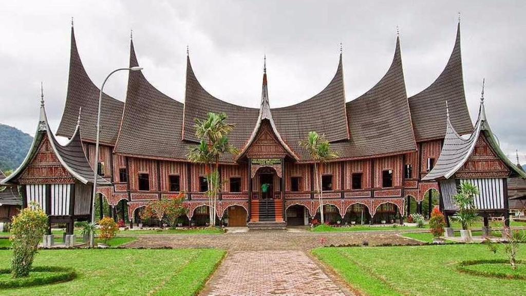 rumah-gadang-rental-padang